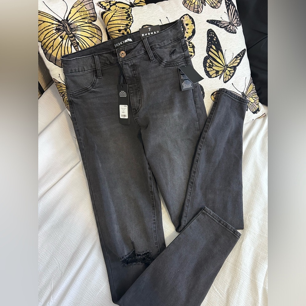 Brand new skinny jeans, fashion nova